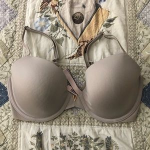 Victoria’s Secret Lined Demi Bra 34 DD